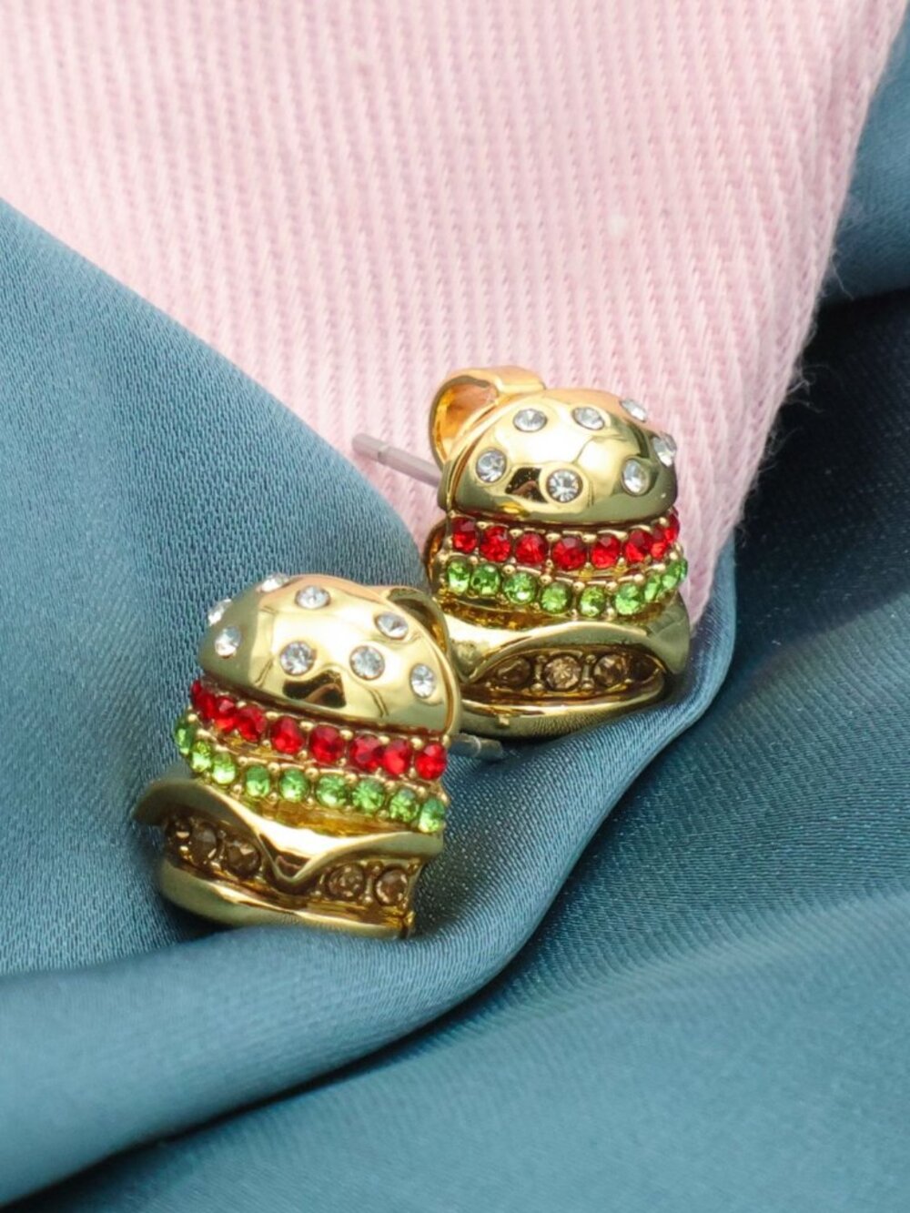 Kate Spade Fast Food Gold Crystal Burger Stud Earrings NEW Perfect condition - Picture 2 of 2